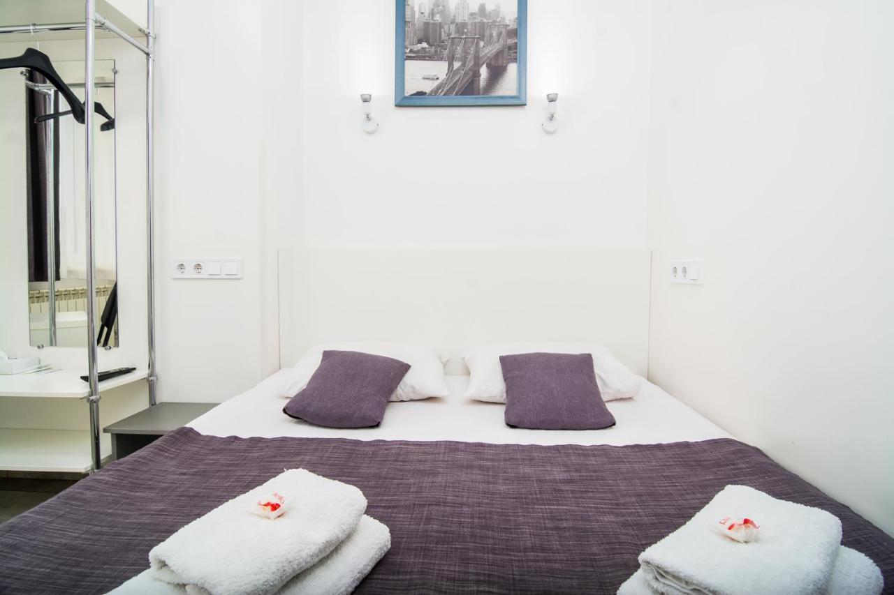 Smart Hotel Rooms Near Metro 24/7 Kiev Luaran gambar
