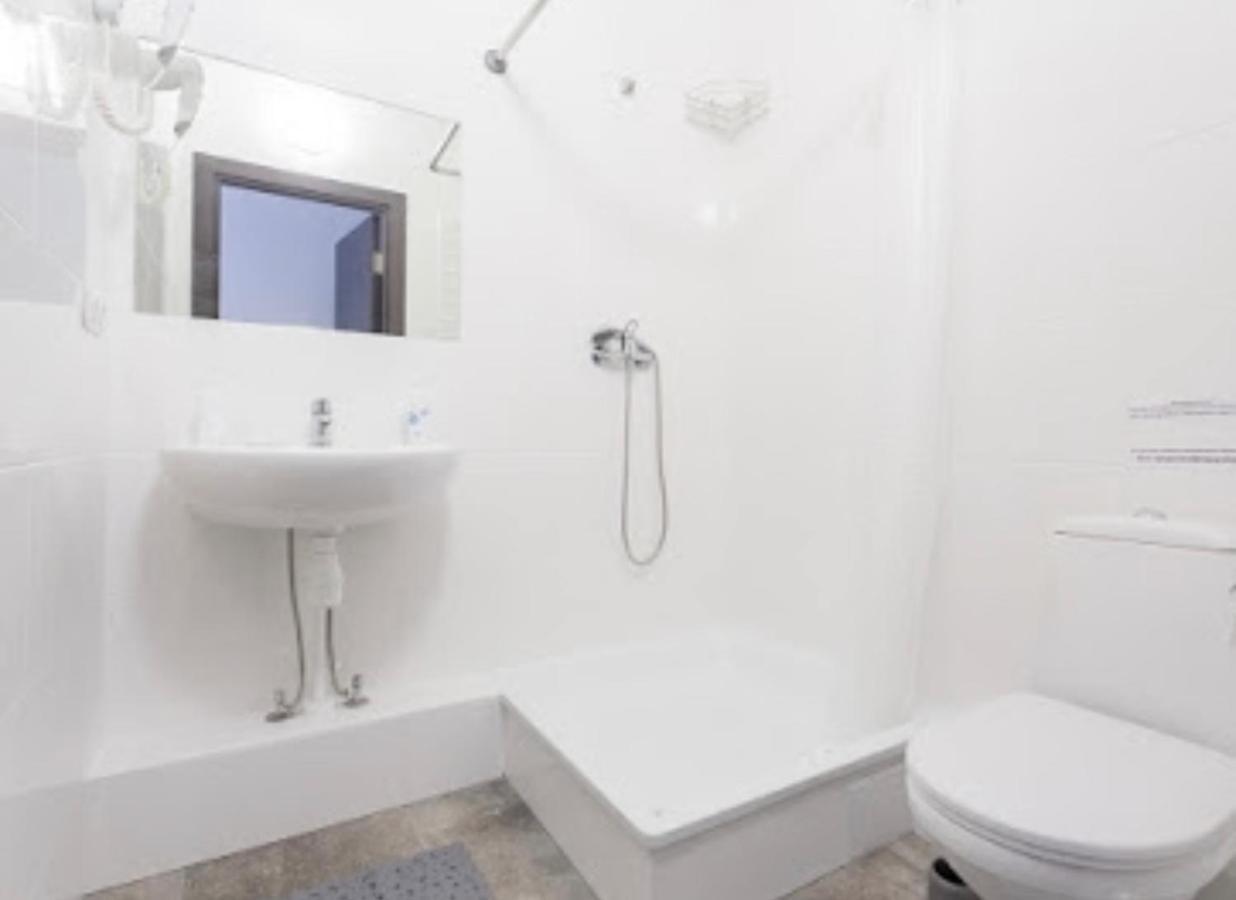 Smart Hotel Rooms Near Metro 24/7 Kiev Luaran gambar